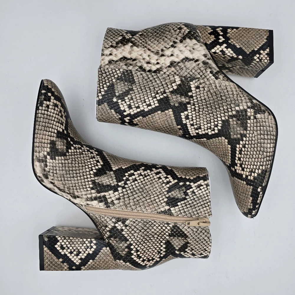 NWOT BCBGeneration Briel Booties, Women's 5.5, Natural Snake Print - Picture 16 of 16